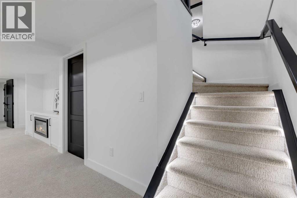 9419 Academy Drive Se, Calgary, AB - Indoor Photo Showing Other Room