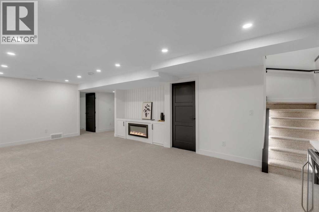 9419 Academy Drive Se, Calgary, AB - Indoor