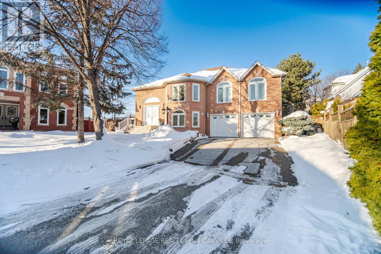 3395 Trelawny Circle, Mississauga, ON - Outdoor With Facade