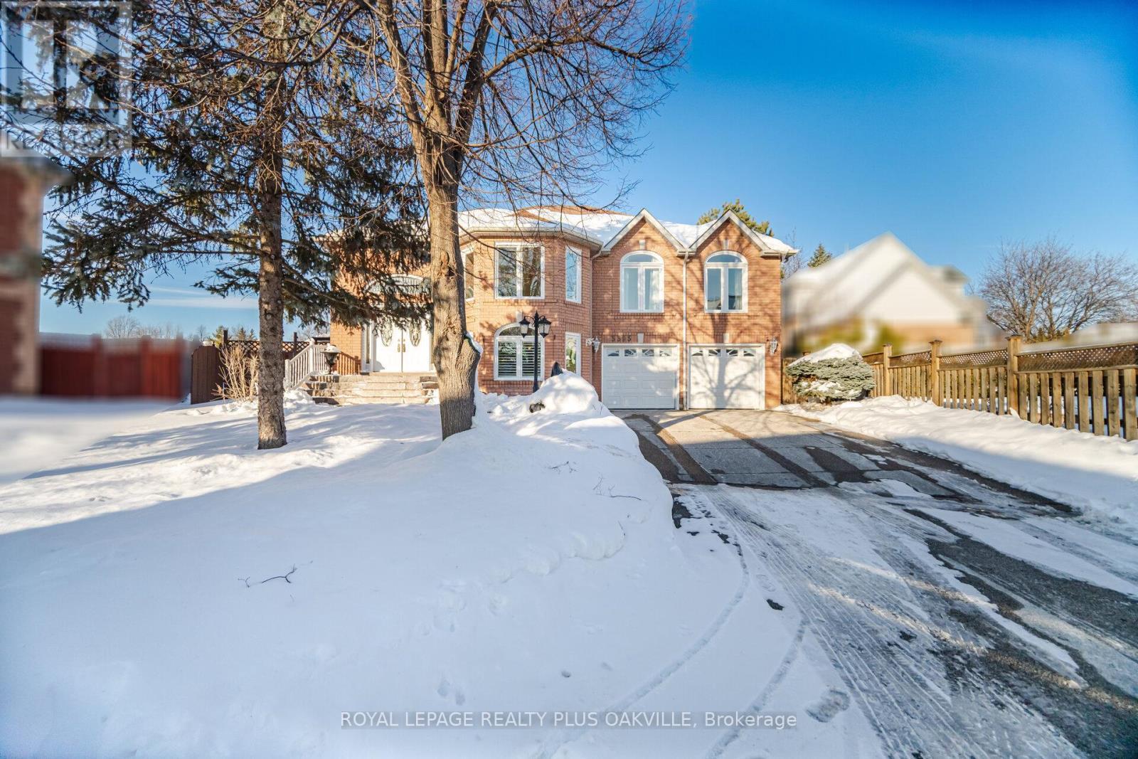 3395 Trelawny Circle, Mississauga, ON - Outdoor With Facade