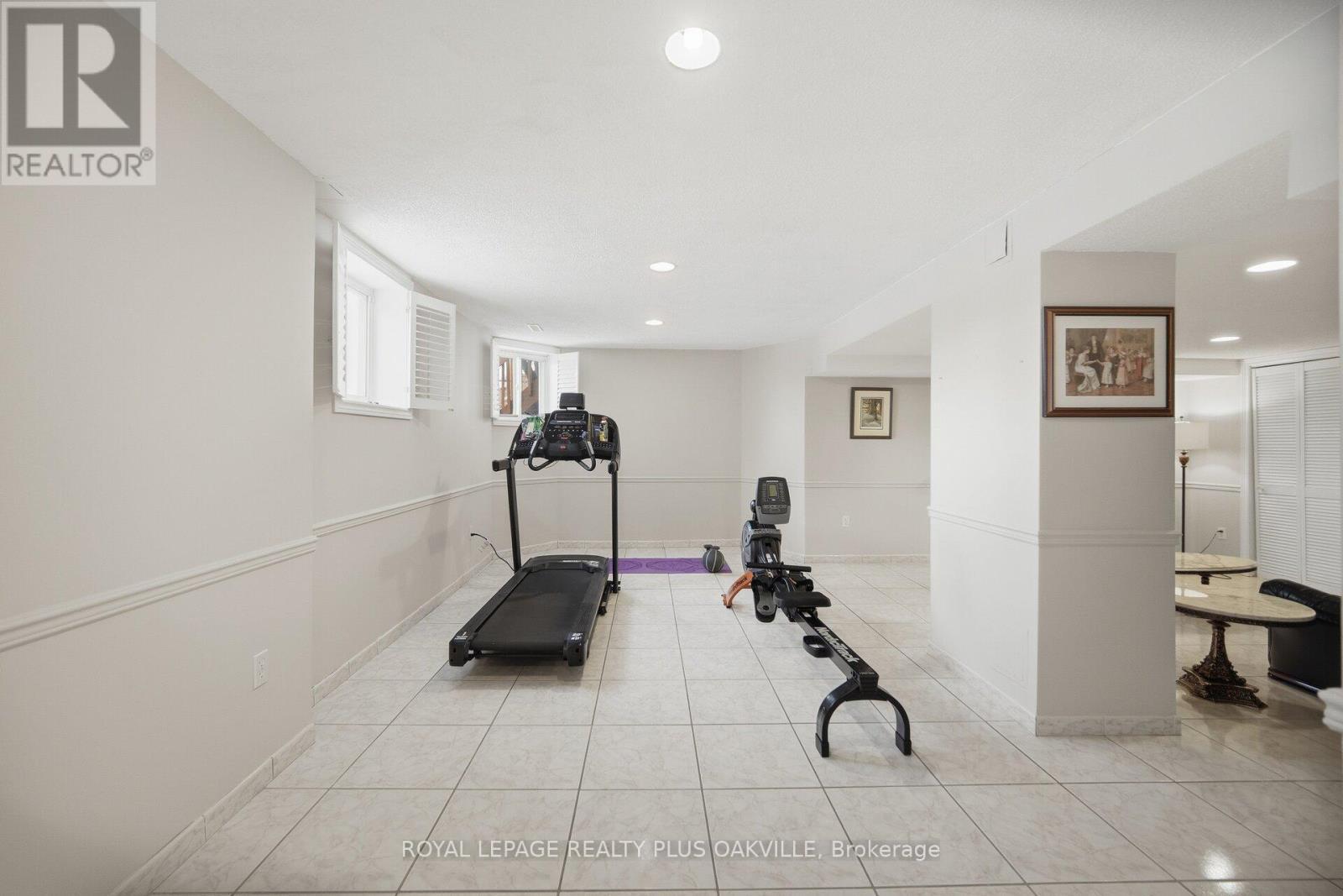 3395 Trelawny Circle, Mississauga, ON - Indoor Photo Showing Gym Room