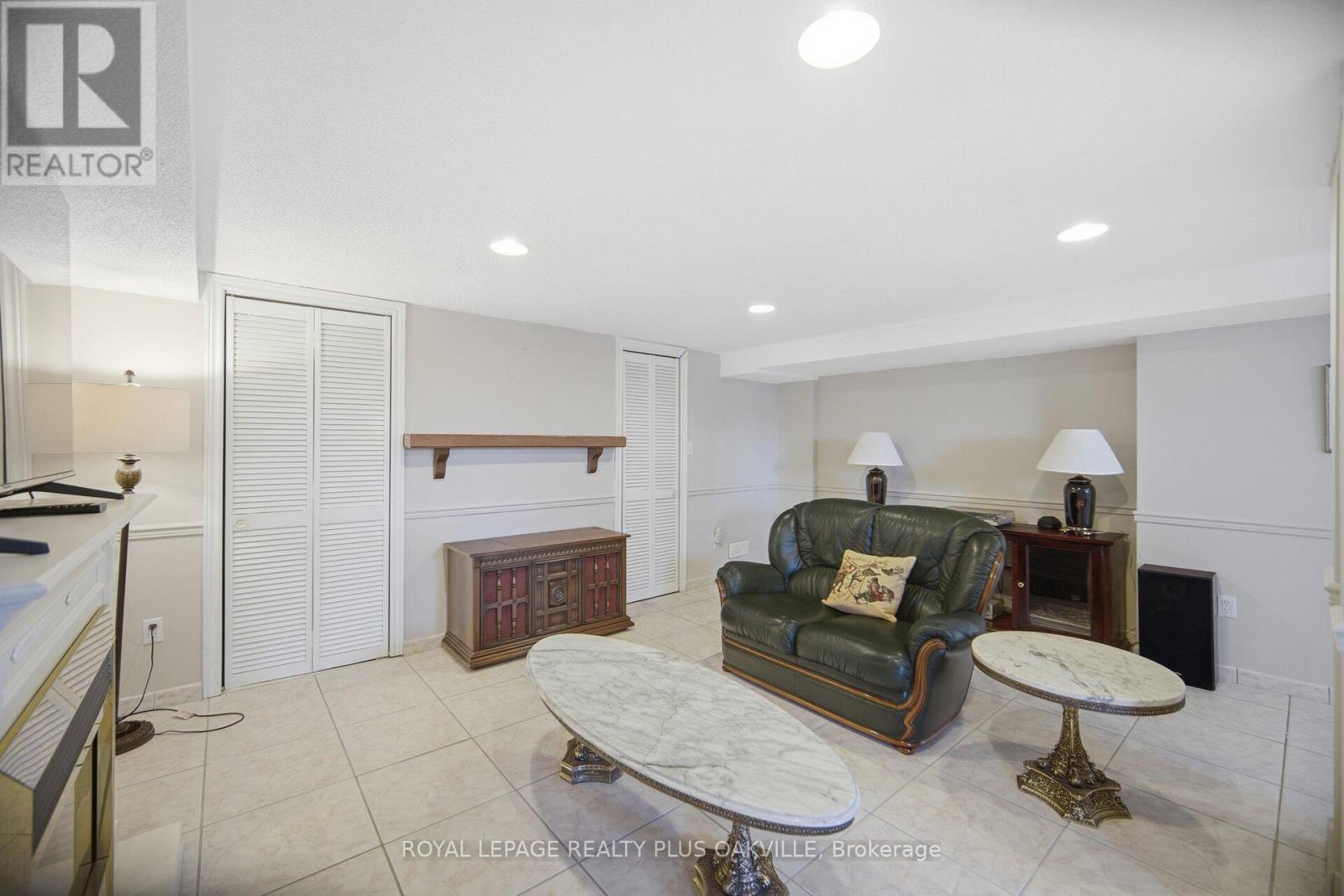 3395 Trelawny Circle, Mississauga, ON - Indoor With Fireplace