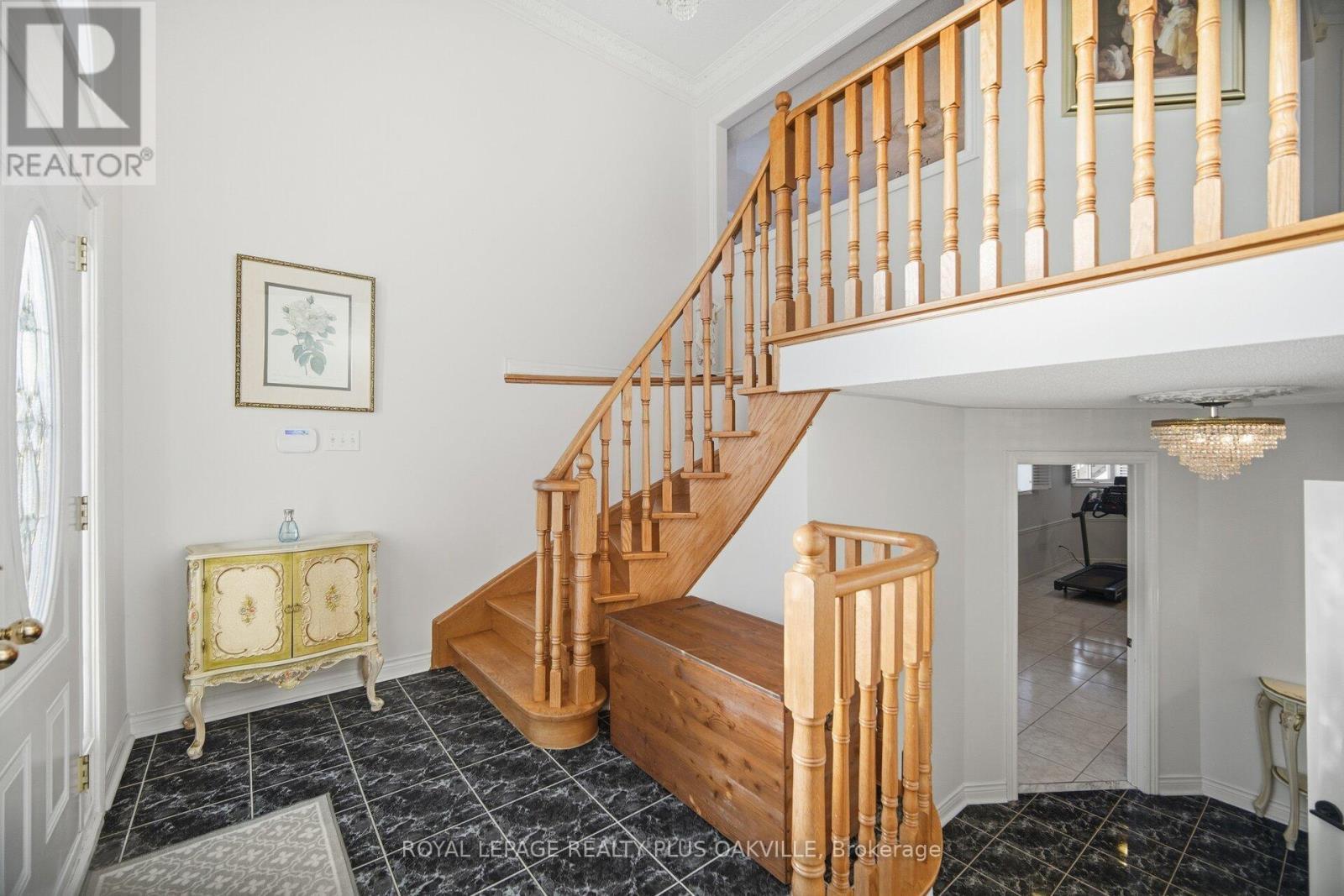 3395 Trelawny Circle, Mississauga, ON - Indoor Photo Showing Other Room
