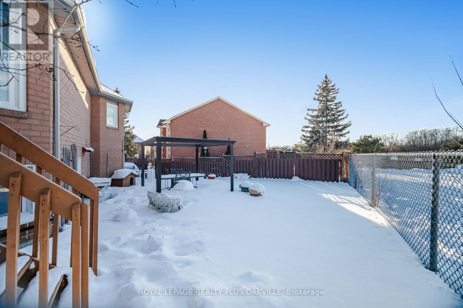 3395 Trelawny Circle, Mississauga, ON - Outdoor