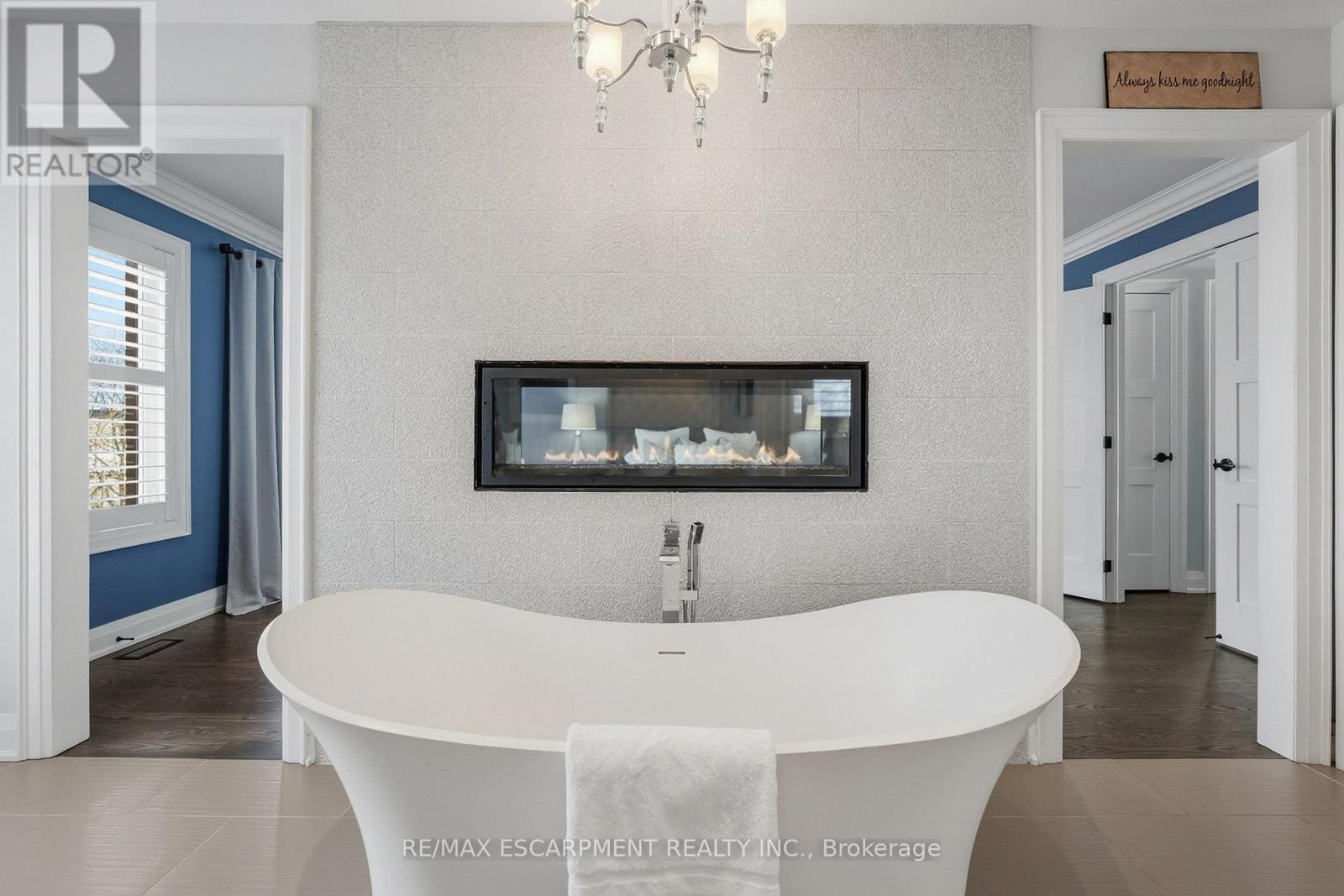 1159 Alexandra Avenue, Mississauga, ON - Indoor With Fireplace