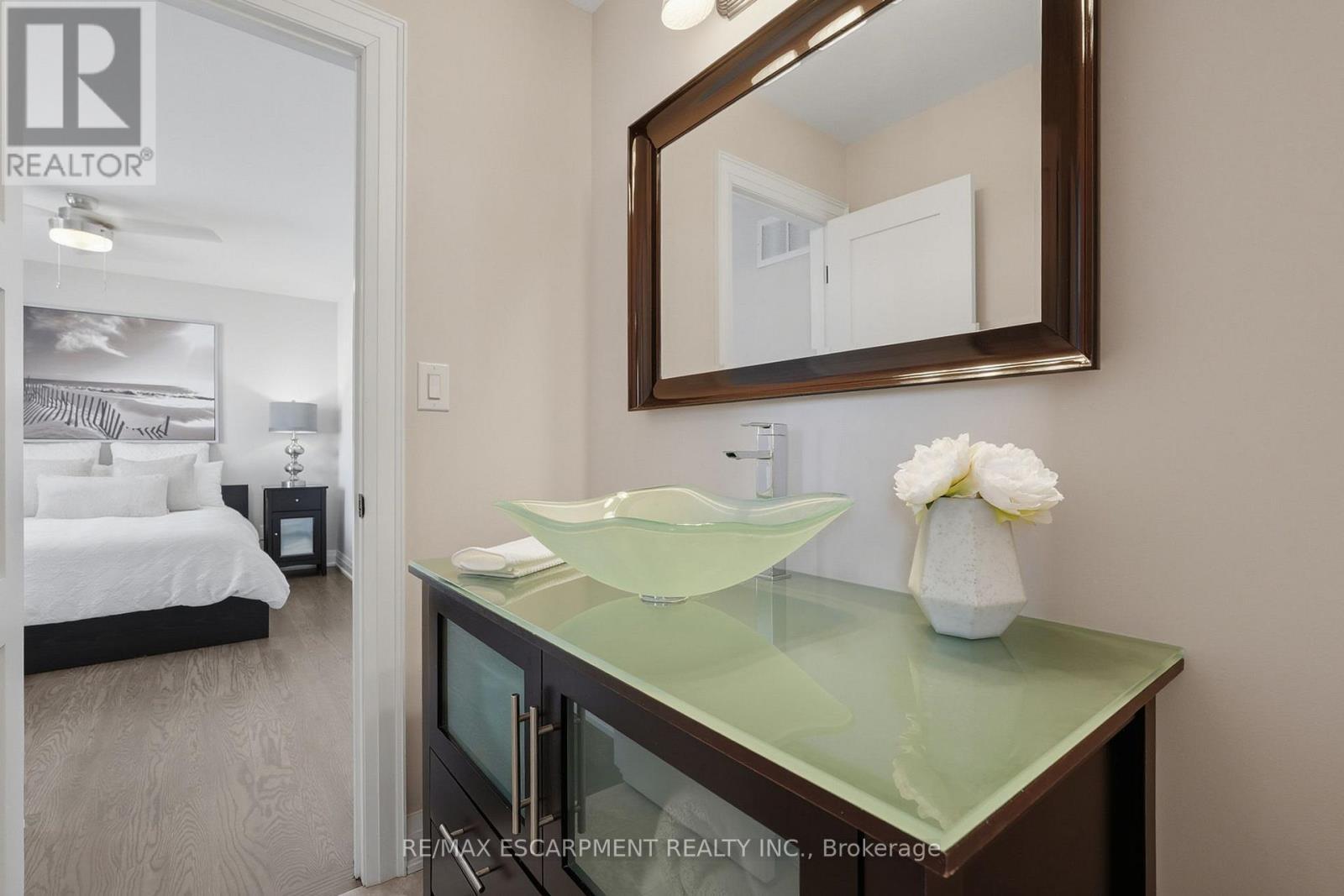 1159 Alexandra Avenue, Mississauga, ON - Indoor Photo Showing Bedroom