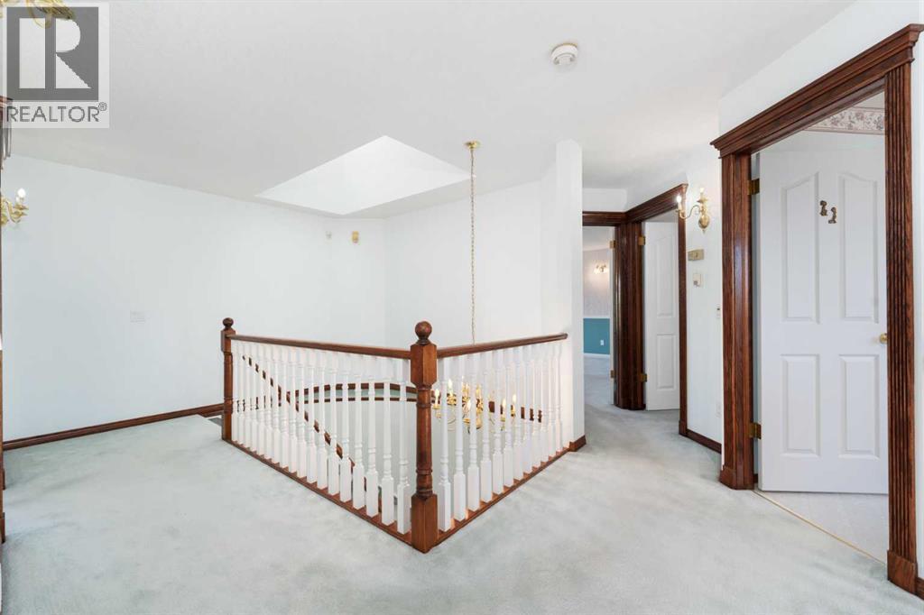 1600 Evergreen Hill Sw, Calgary, AB - Indoor Photo Showing Other Room