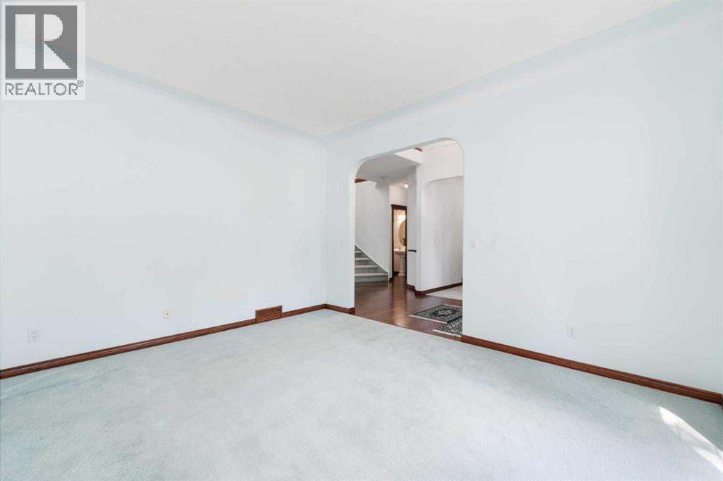 1600 Evergreen Hill Sw, Calgary, AB - Indoor Photo Showing Other Room