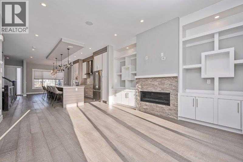 219 19 Avenue Nw, Calgary, AB - Indoor With Fireplace