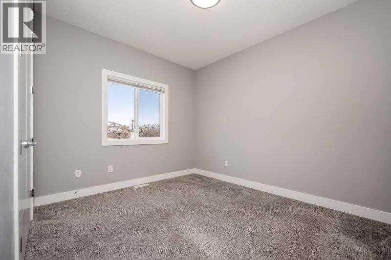 219 19 Avenue Nw, Calgary, AB - Indoor Photo Showing Other Room
