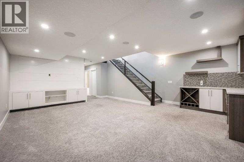 219 19 Avenue Nw, Calgary, AB - Indoor Photo Showing Other Room