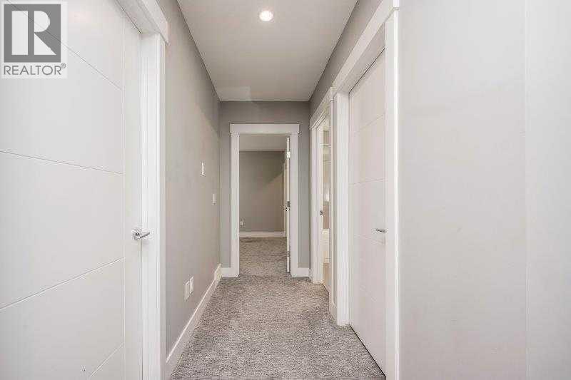 219 19 Avenue Nw, Calgary, AB - Indoor Photo Showing Other Room