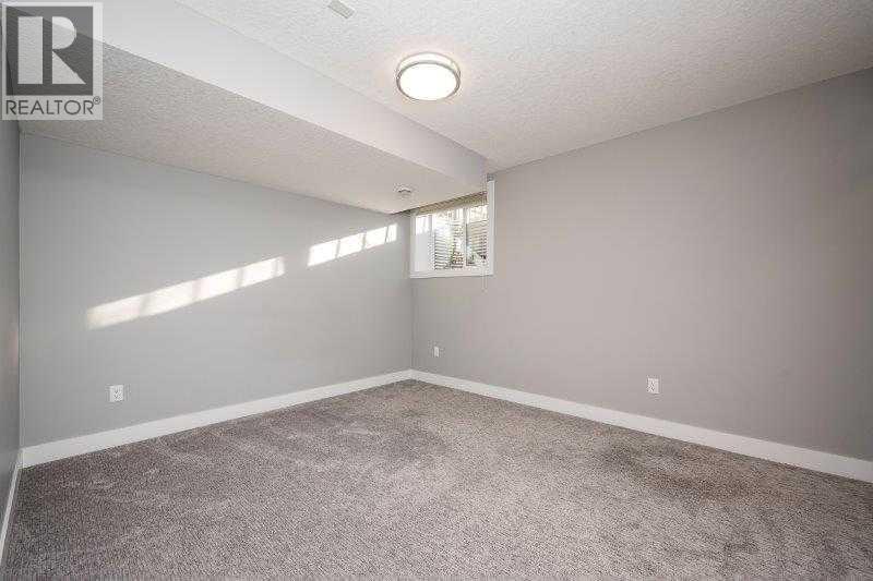 219 19 Avenue Nw, Calgary, AB - Indoor Photo Showing Other Room