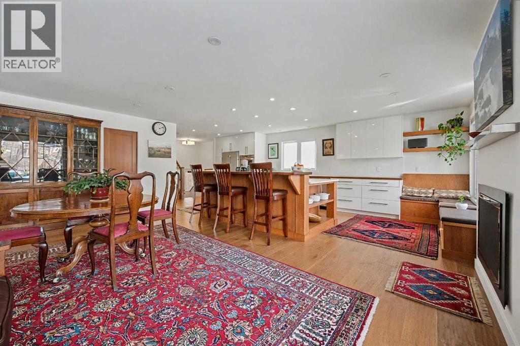 7331 Silver Mead Road Nw, Calgary, AB - Indoor Photo Showing Dining Room
