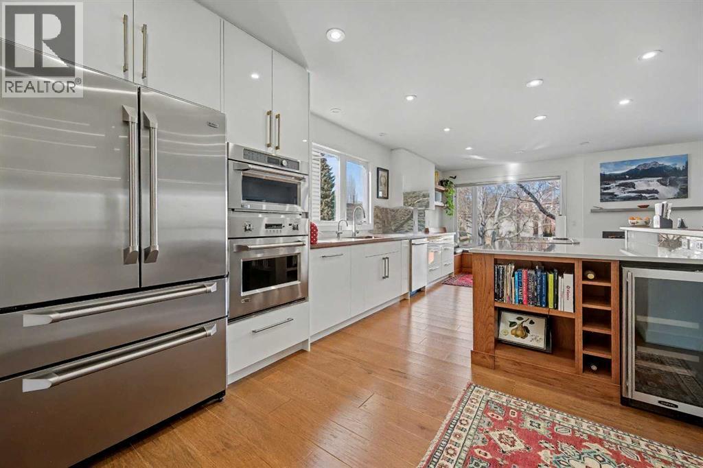 7331 Silver Mead Road Nw, Calgary, AB - Indoor Photo Showing Kitchen With Upgraded Kitchen