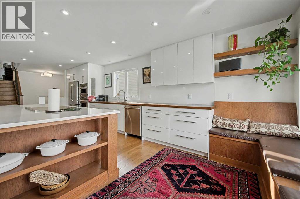 7331 Silver Mead Road Nw, Calgary, AB - Indoor Photo Showing Kitchen With Upgraded Kitchen