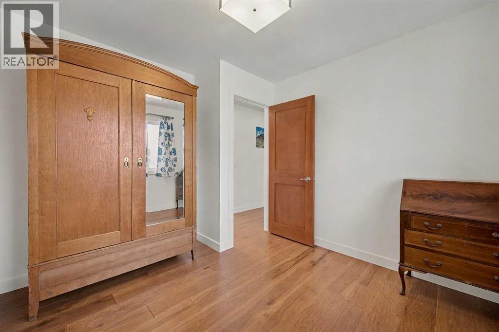 7331 Silver Mead Road Nw, Calgary, AB - Indoor Photo Showing Other Room