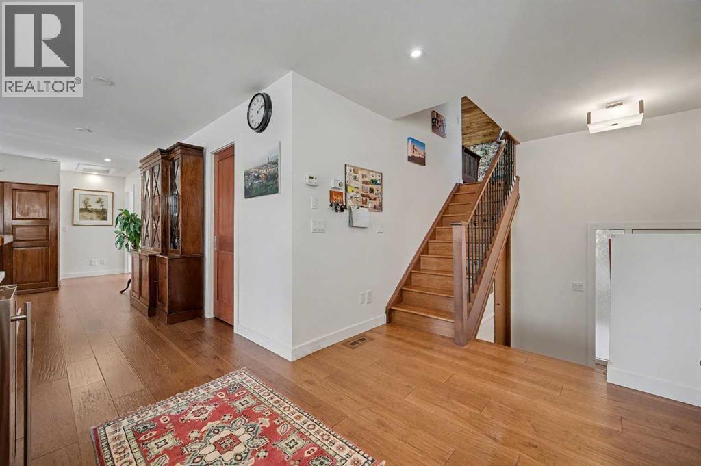 7331 Silver Mead Road Nw, Calgary, AB - Indoor Photo Showing Other Room