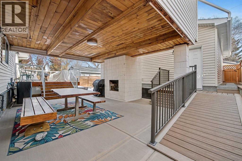 7331 Silver Mead Road Nw, Calgary, AB - With Fireplace With Exterior