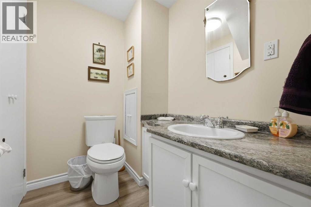 63 Huntmeadow Road Ne, Calgary, AB - Indoor Photo Showing Bathroom