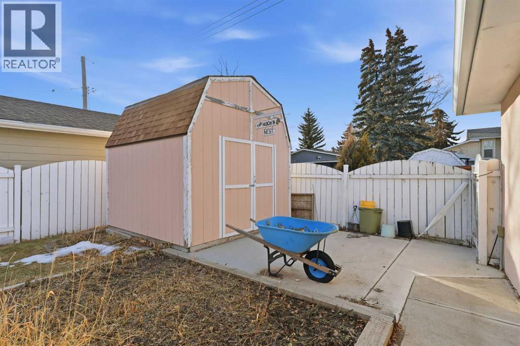 63 Huntmeadow Road Ne, Calgary, AB - Outdoor With Exterior