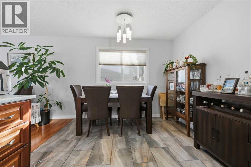 63 Huntmeadow Road Ne, Calgary, AB - Indoor Photo Showing Dining Room