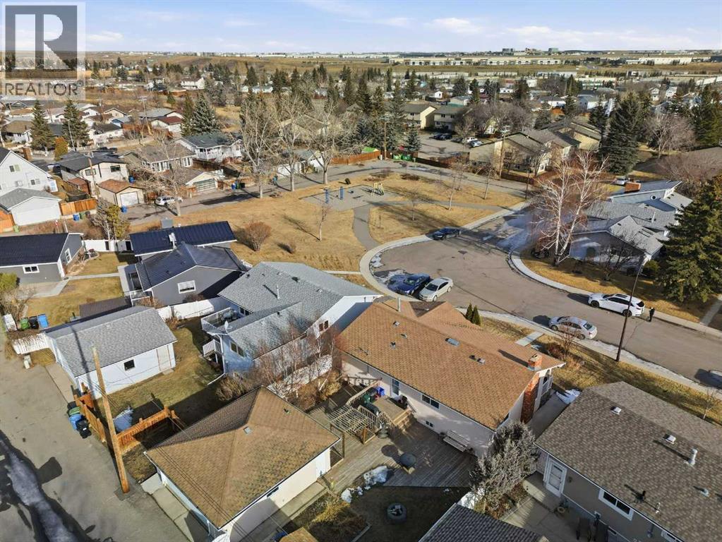 63 Huntmeadow Road Ne, Calgary, AB - Outdoor With View