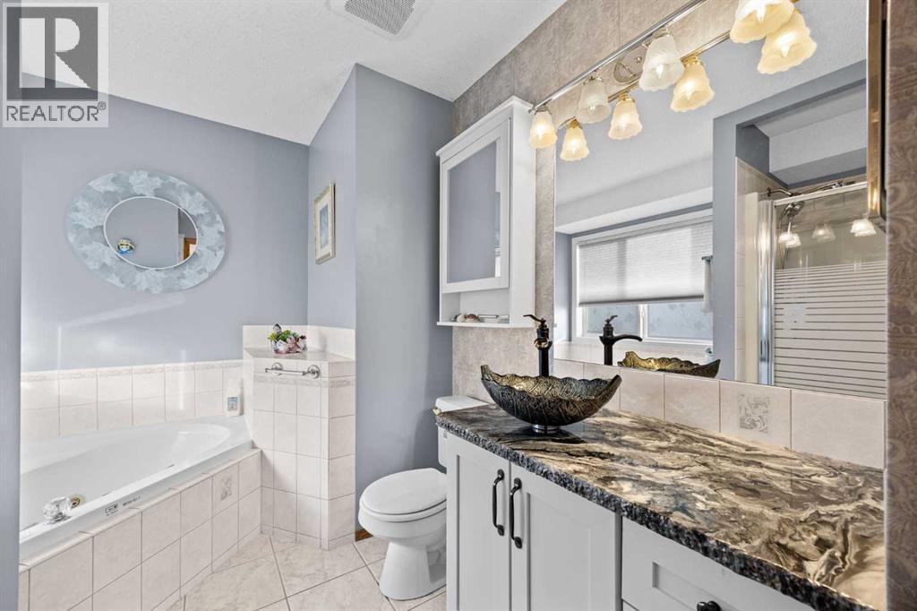 244 Oakmere Place, Chestermere, AB - Indoor Photo Showing Bathroom