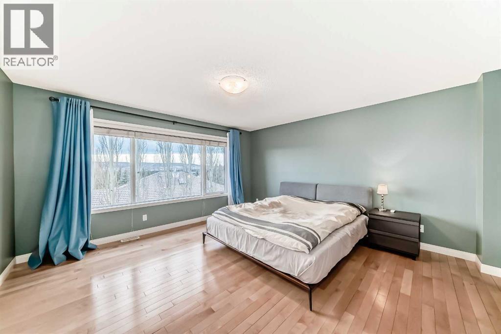 668 Scimitar Bay Nw, Calgary, AB - Indoor Photo Showing Bedroom
