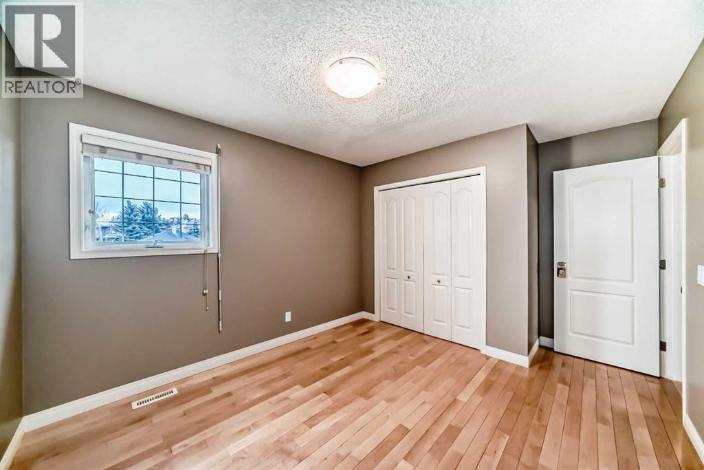 668 Scimitar Bay Nw, Calgary, AB - Indoor Photo Showing Other Room