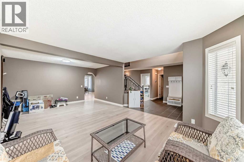 668 Scimitar Bay Nw, Calgary, AB - Indoor
