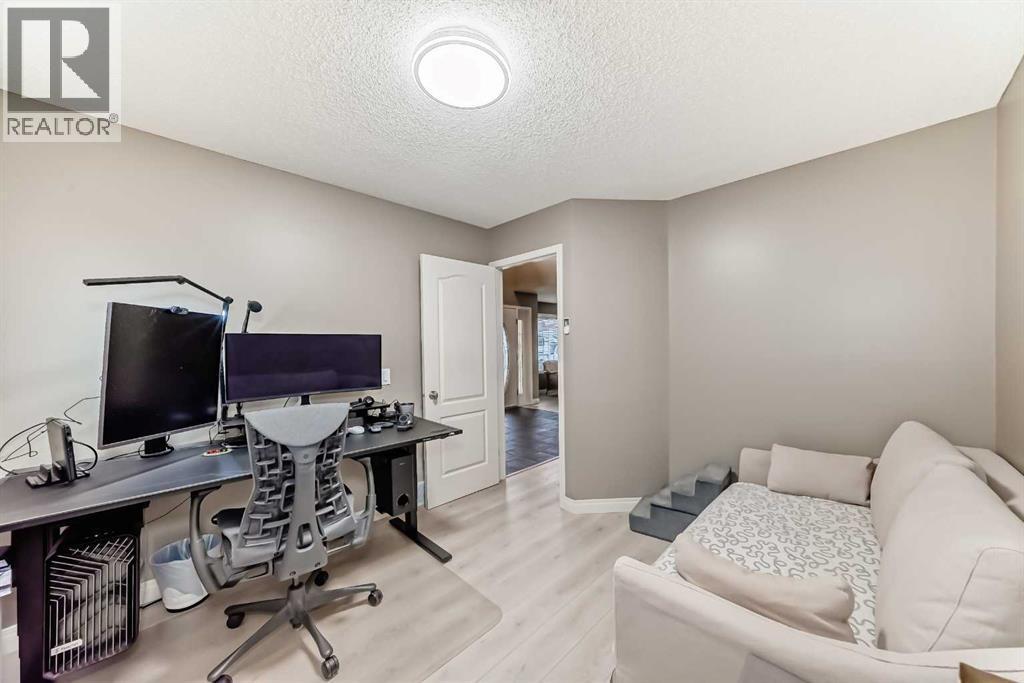 668 Scimitar Bay Nw, Calgary, AB - Indoor Photo Showing Office