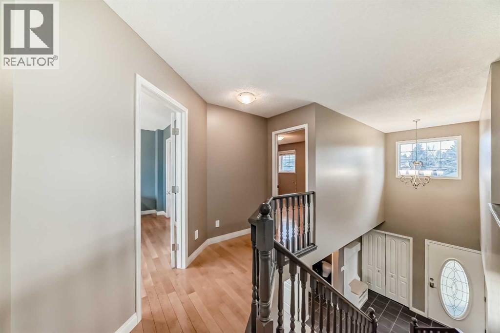 668 Scimitar Bay Nw, Calgary, AB - Indoor Photo Showing Other Room