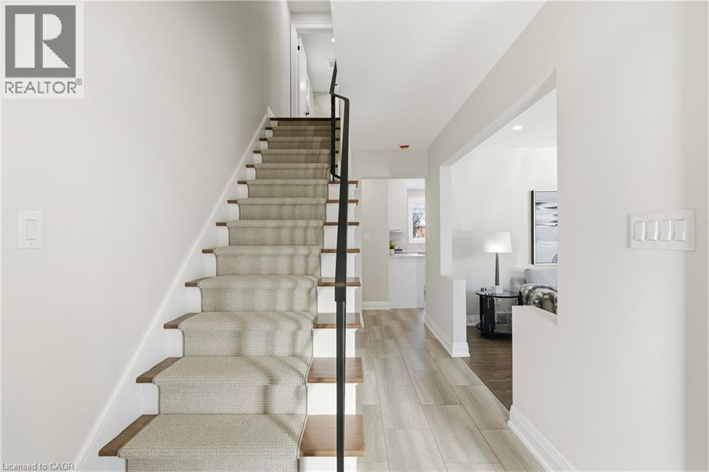 26 Clifton Downs Road, Hamilton, ON - Indoor Photo Showing Other Room