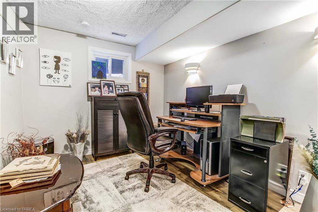 4 Maple Crescent, Paris, ON - Indoor Photo Showing Office