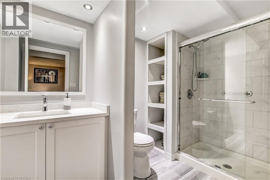 4 Maple Crescent, Paris, ON - Indoor Photo Showing Bathroom