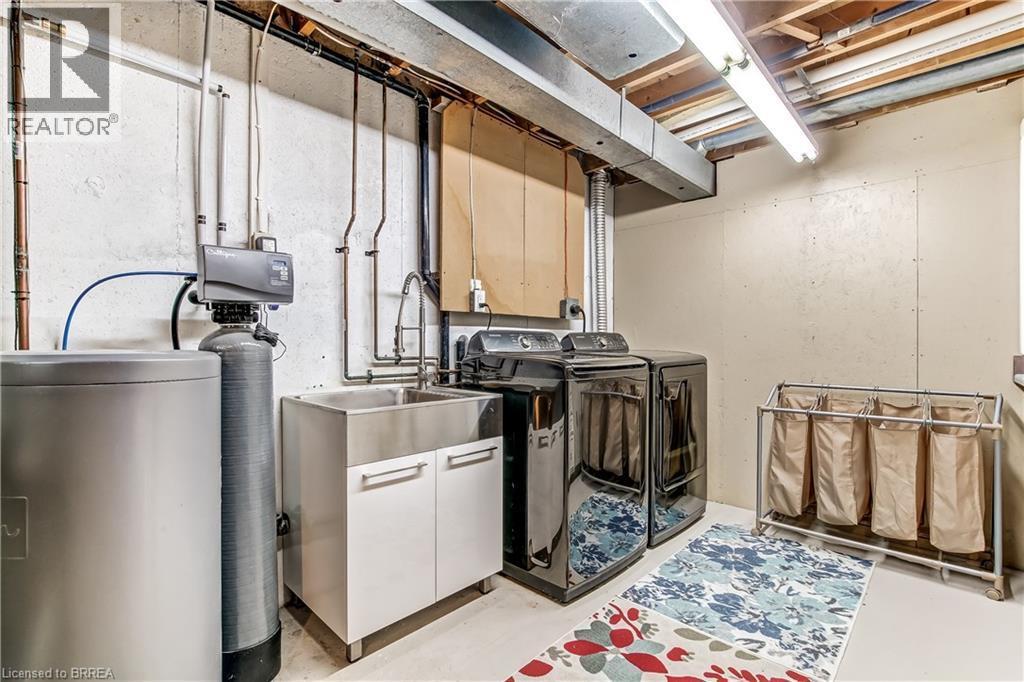 4 Maple Crescent, Paris, ON - Indoor