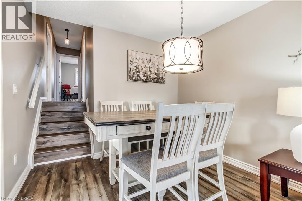 4 Maple Crescent, Paris, ON - Indoor Photo Showing Dining Room