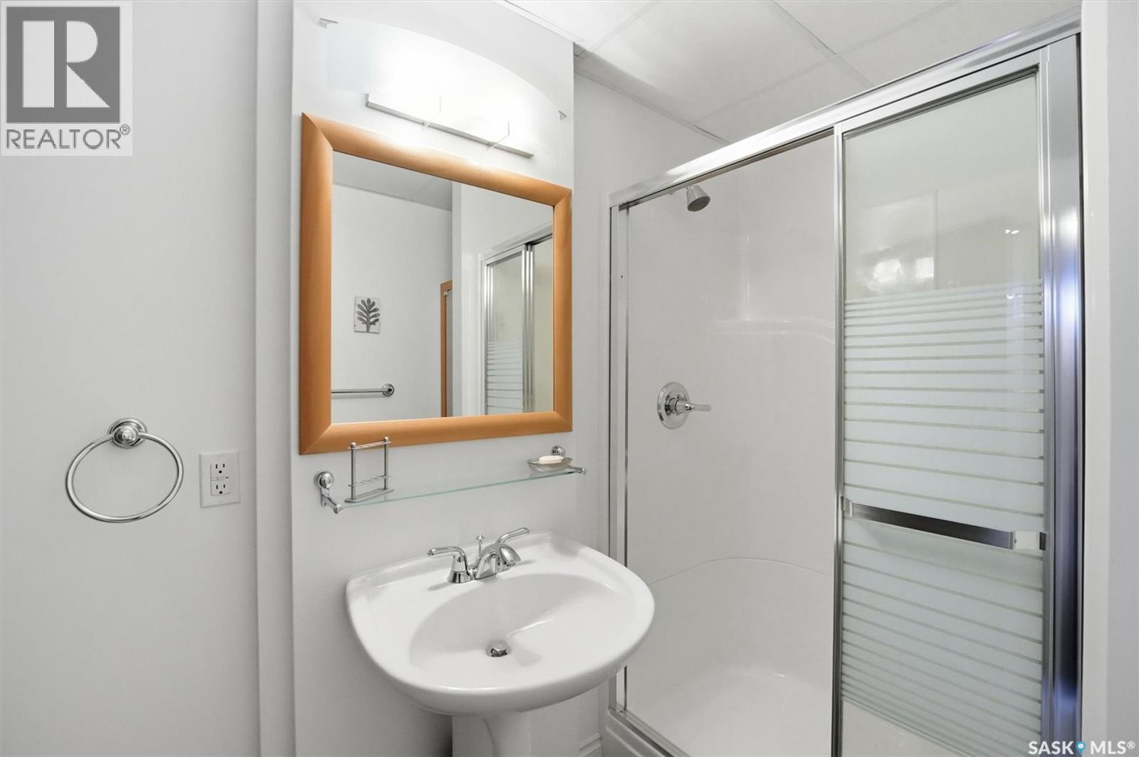 206 Gathercole Crescent, Saskatoon, SK - Indoor Photo Showing Bathroom