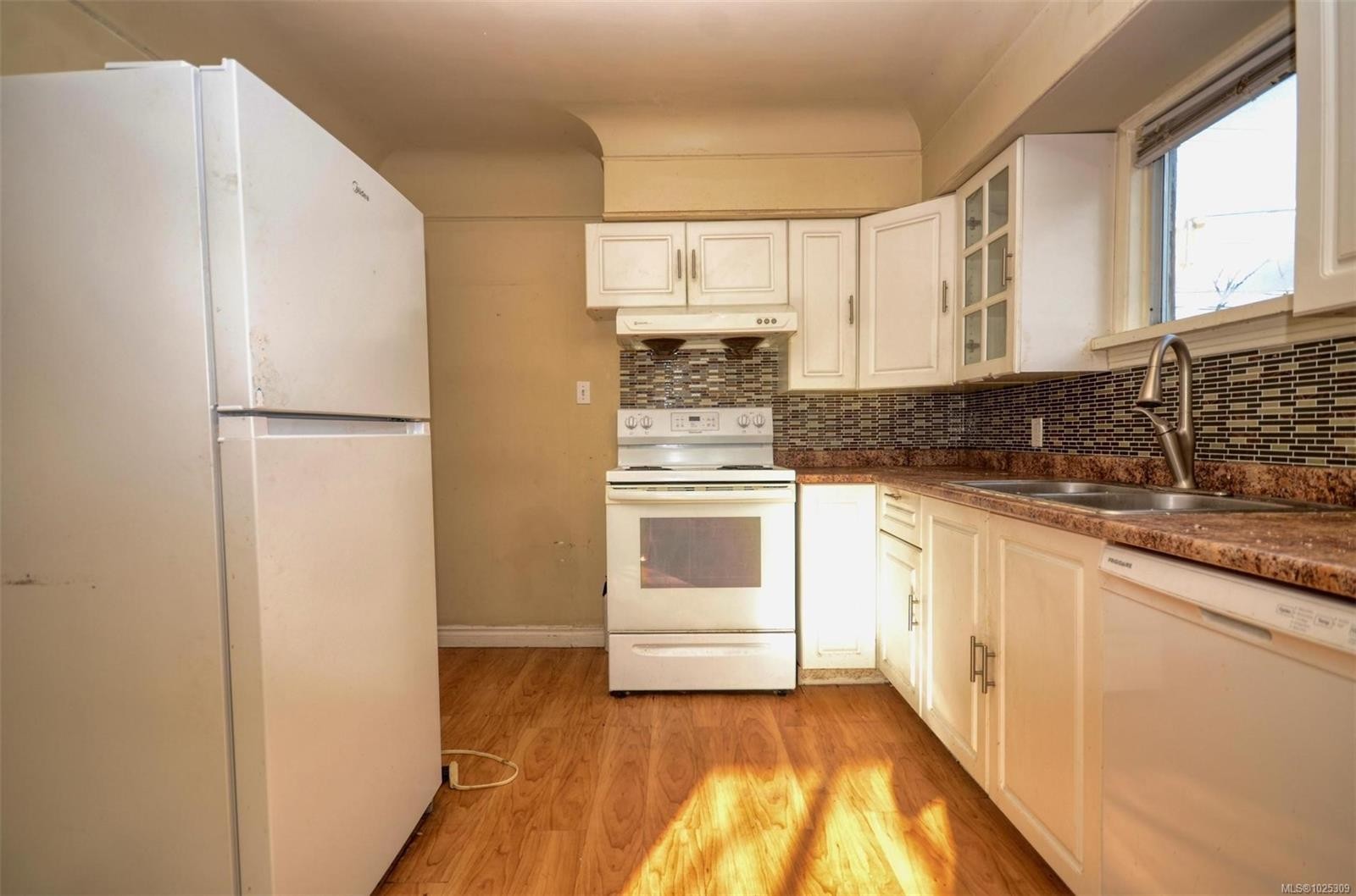 1237 Hillside Ave, Victoria, BC