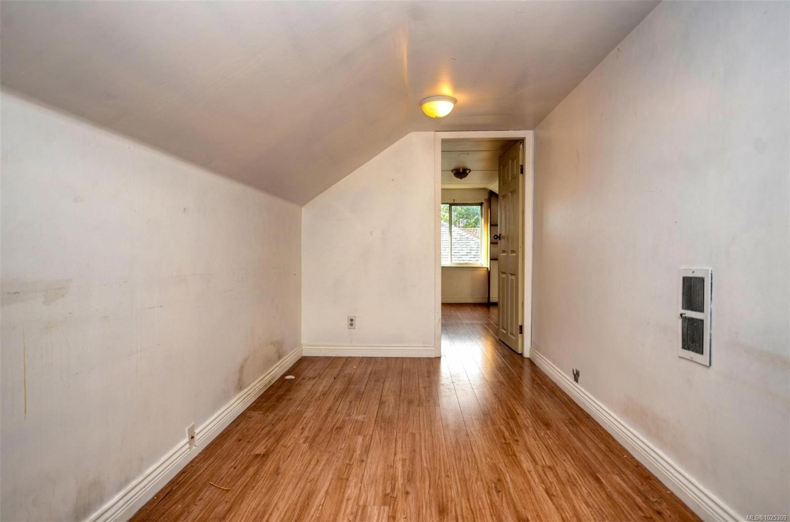 1237 Hillside Ave, Victoria, BC