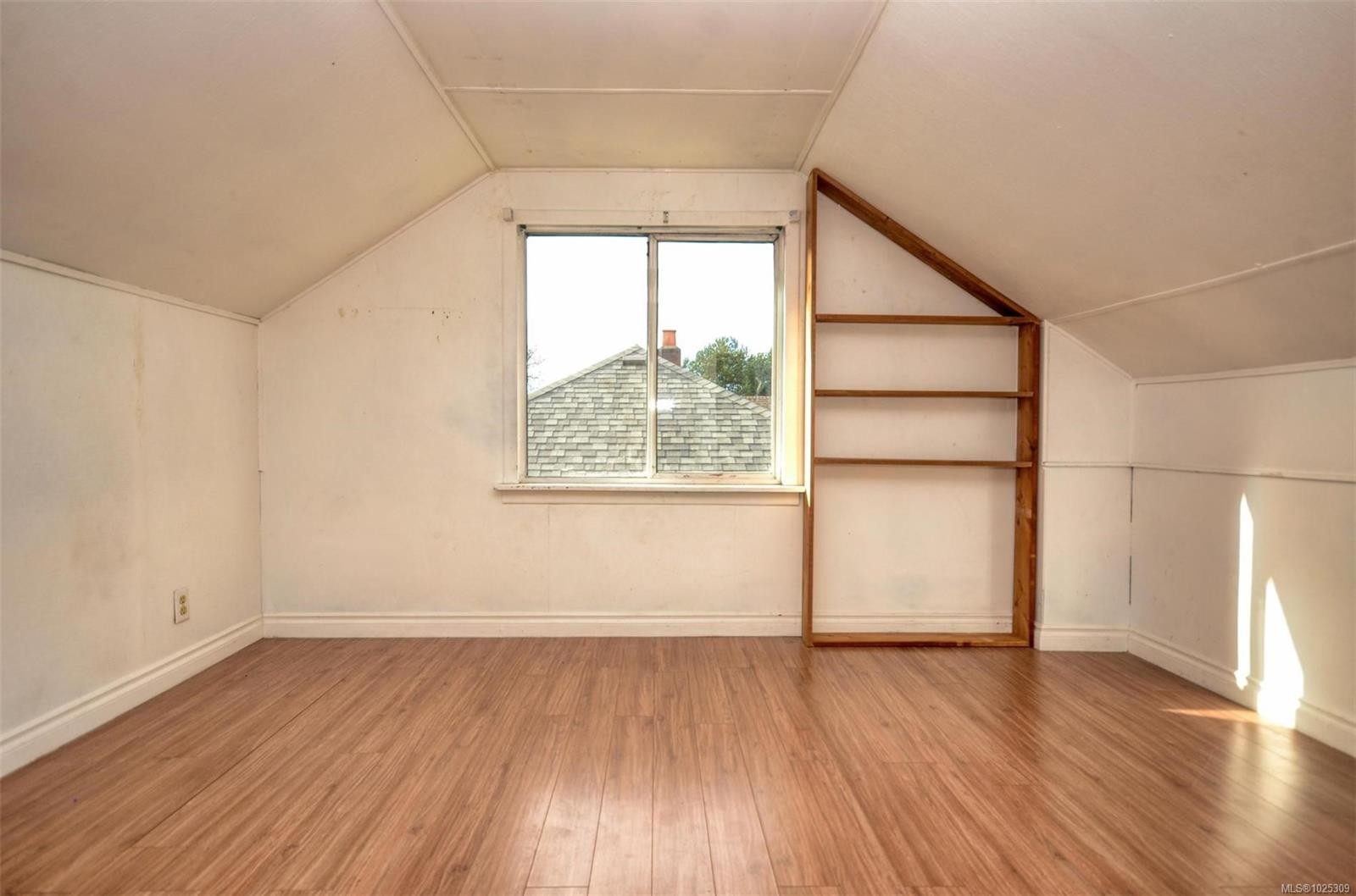 1237 Hillside Ave, Victoria, BC