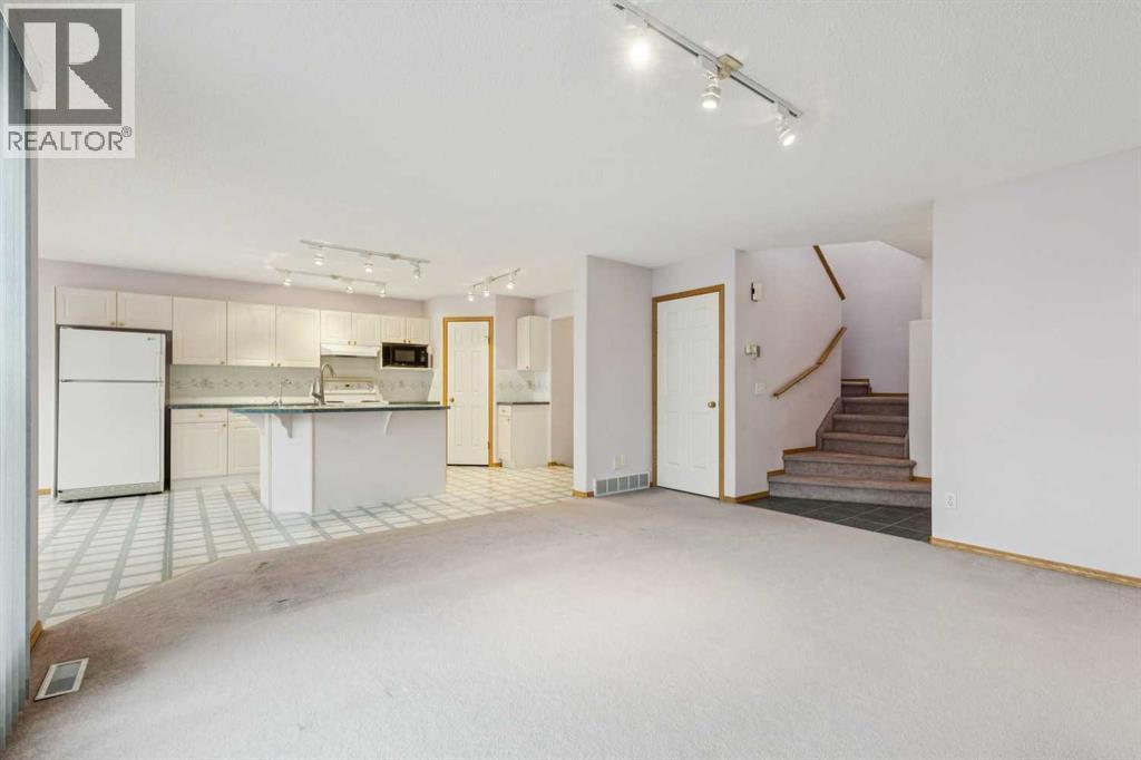 276 Hidden Valley Grove Nw, Calgary, AB - Indoor Photo Showing Kitchen