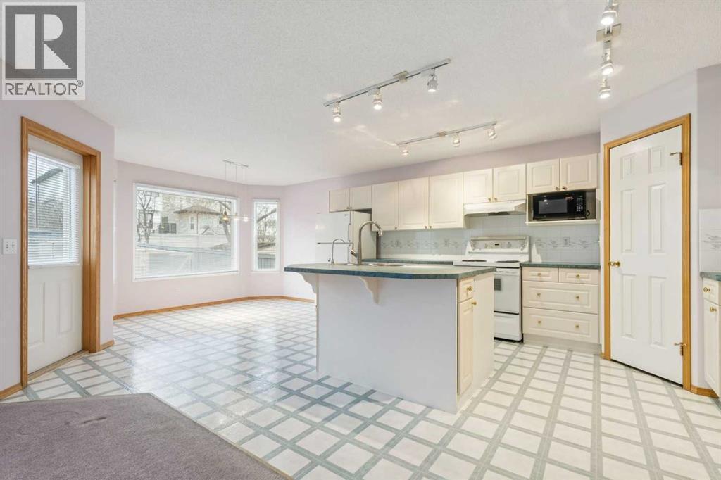 276 Hidden Valley Grove Nw, Calgary, AB - Indoor Photo Showing Kitchen