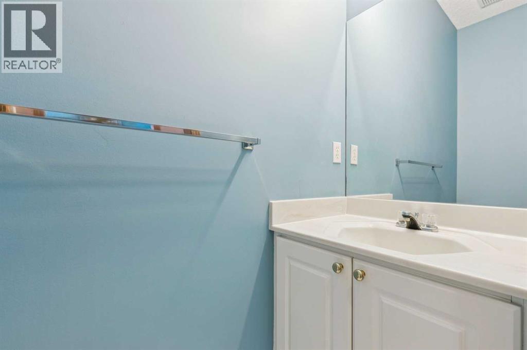 276 Hidden Valley Grove Nw, Calgary, AB - Indoor Photo Showing Bathroom