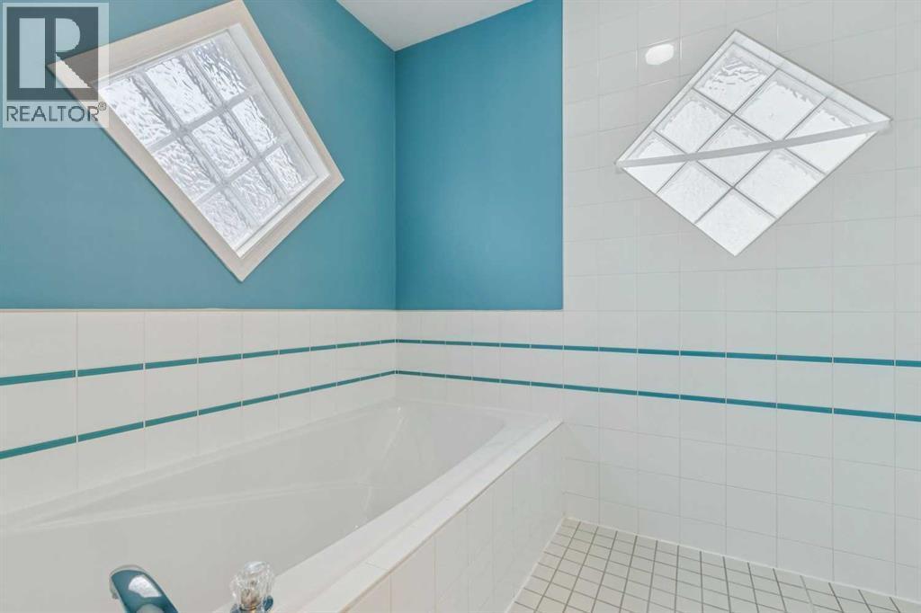 276 Hidden Valley Grove Nw, Calgary, AB - Indoor