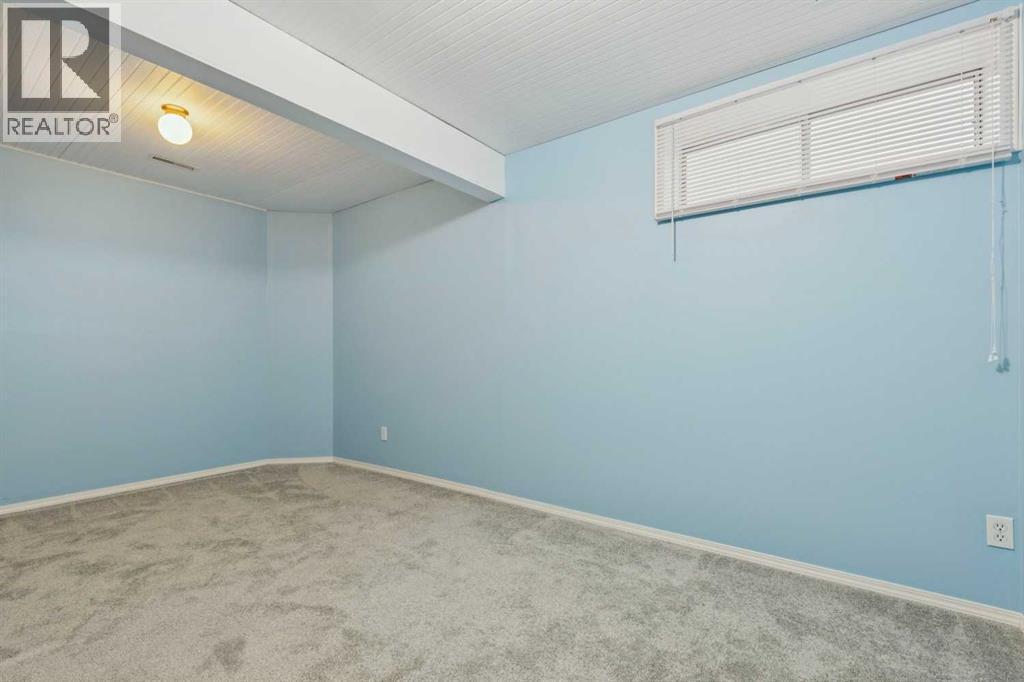 276 Hidden Valley Grove Nw, Calgary, AB - Indoor Photo Showing Other Room