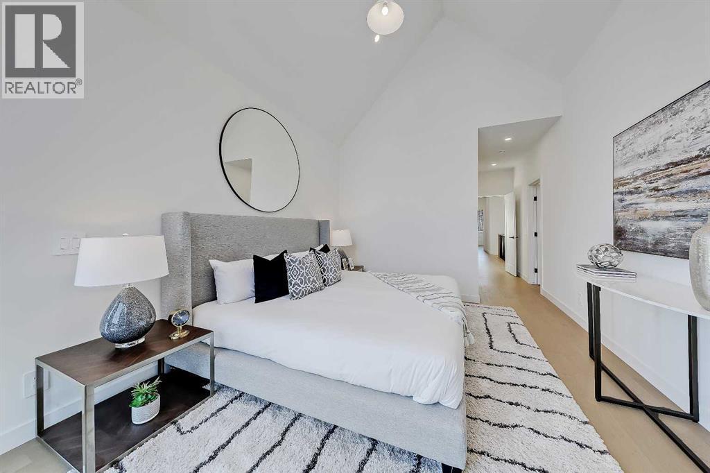 5020 21A Street Sw, Calgary, AB - Indoor Photo Showing Bedroom