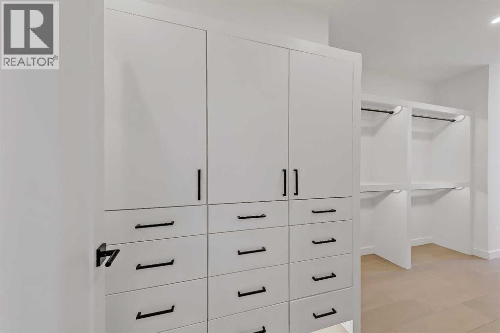 5020 21A Street Sw, Calgary, AB - Indoor