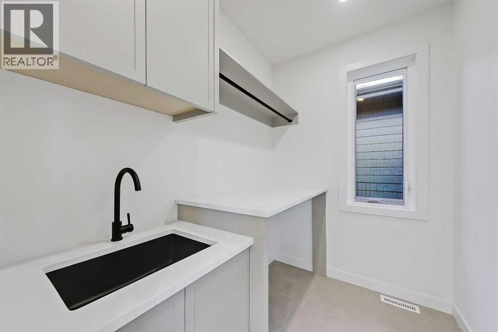 5020 21A Street Sw, Calgary, AB - Indoor